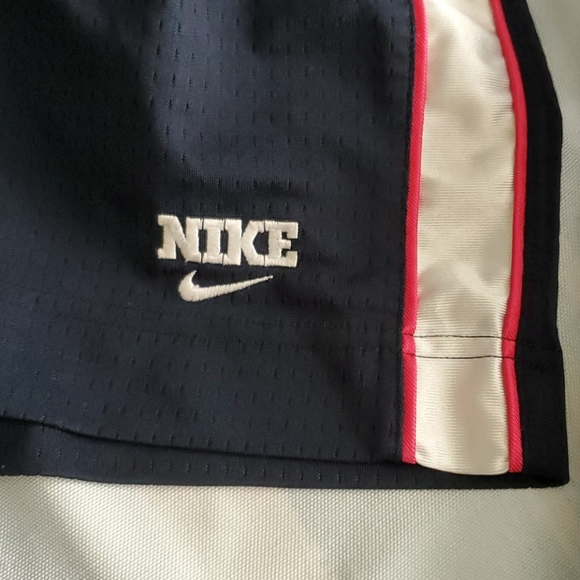 EUC VINTAGE NIKE SHORTS - Picture 2 of 3